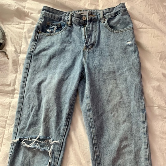 Cotton On Ripped Mom Jeans size USA 6 - Picture 4 of 7